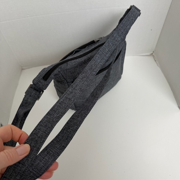 Lug Flutter Crossbody Purse Pockets Organizer Travel RFID Heathered Grey Black - Picture 8 of 15